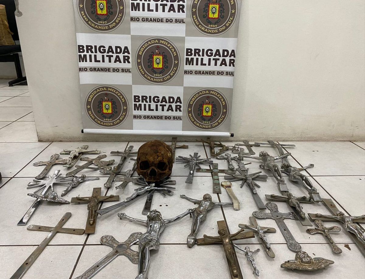 Homem rouba cadáver de cemitério em Lajeado