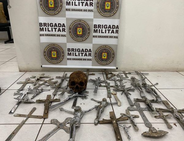 Homem rouba cadáver de cemitério em Lajeado