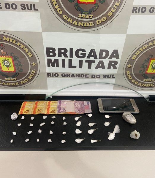 Adolescente é detido com drogas em Estrela