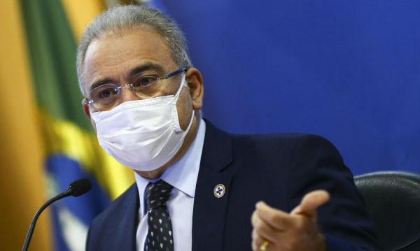 Ministro da Saúde alerta que país não atingiu pico da variante Ômicron