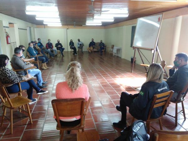 Programa auxilia na gestão  e qualifica famílias do campo