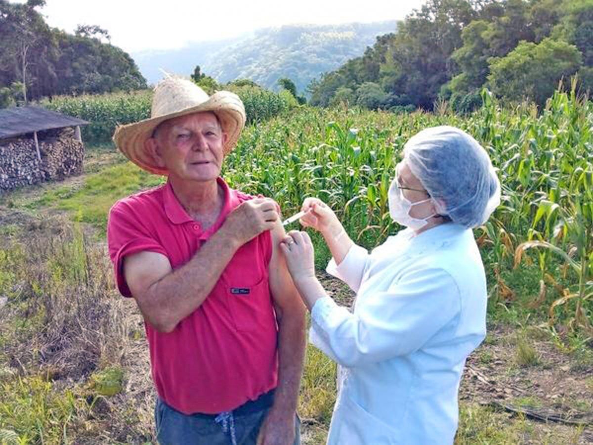 Para cumprir meta do Estado, municípios cobram mais doses