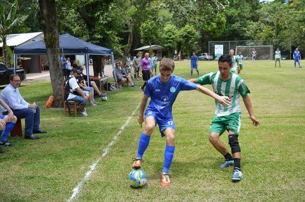 Marques de Souza promove municipal de futebol 7