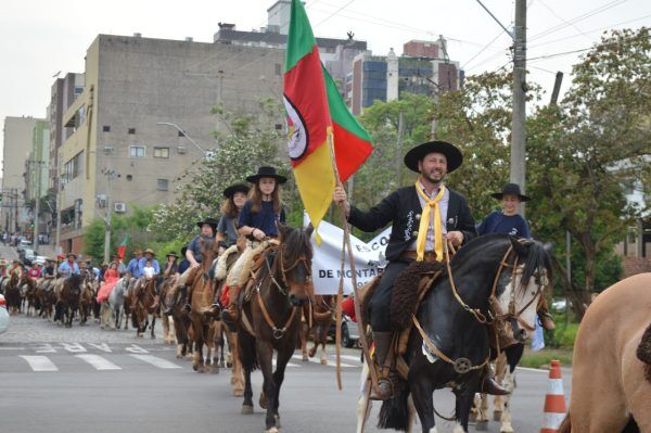 20 de setembro reúne 350 cavalarianos em Lajeado