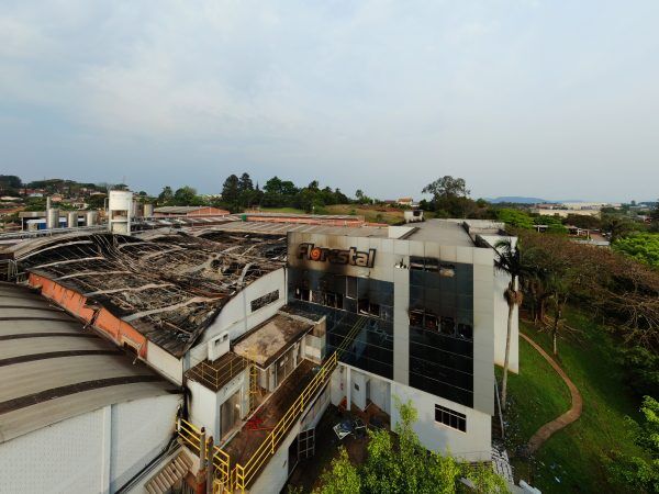 Bombeiros alertam para risco de desabamento