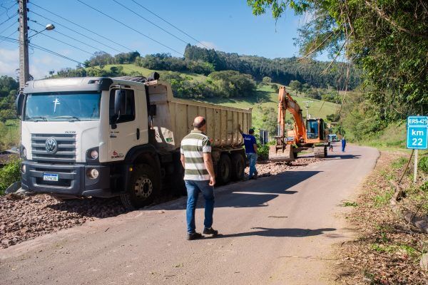 Estado conclui uma de cinco obras anunciadas