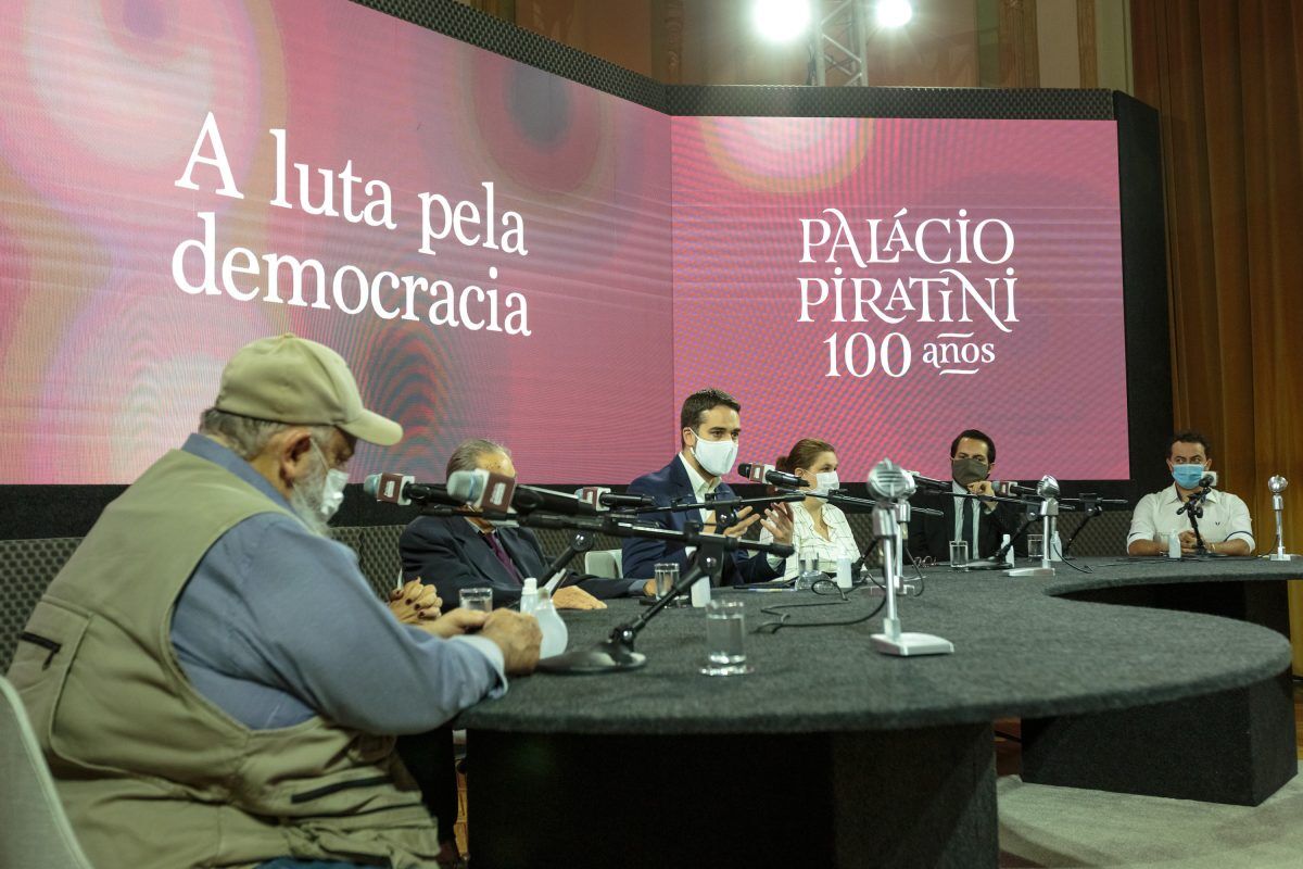 Palácio Aberto aborda democracia, imprensa e defesa da constituição