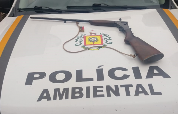 Homem é preso por posse irregular de arma de fogo