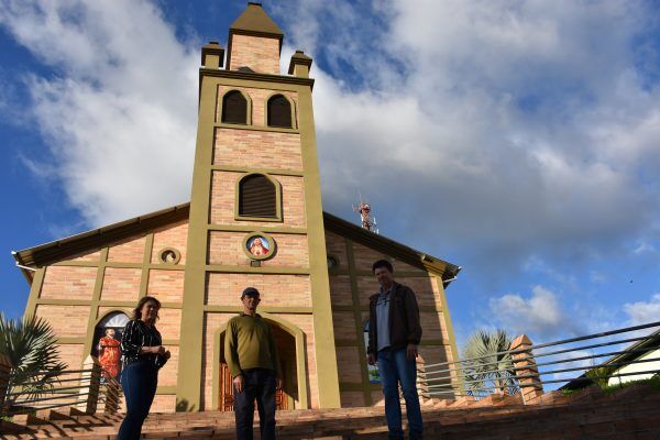 Força comunitária viabiliza nova igreja