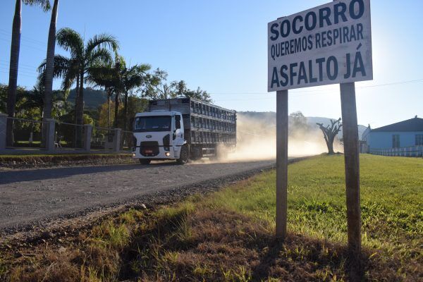 Governo protocola pedido de crédito na câmara para asfalto a Capitão