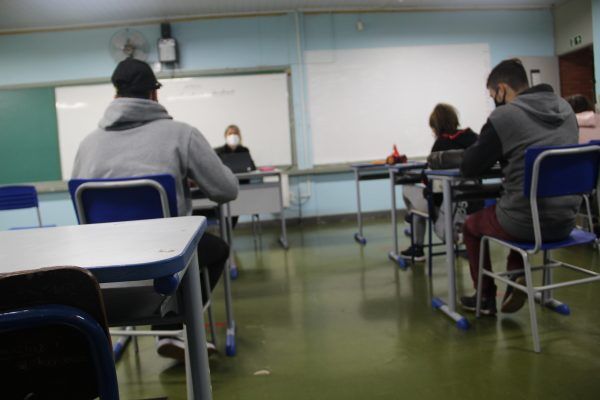 Estado torna obrigatórias as aulas presenciais