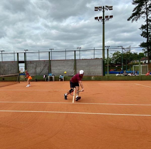 Torneio agita  as quadras de tênis da soges