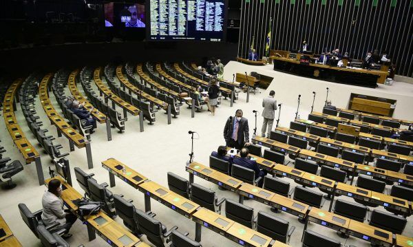 Câmara dos Deputados retoma hoje atividades presenciais