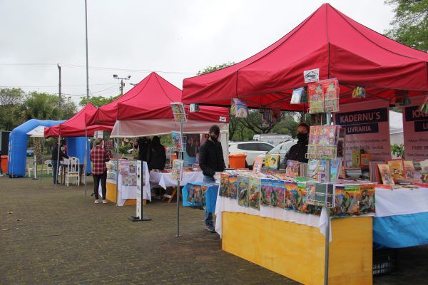 Feira do Livro vende mais de 3 mil obras