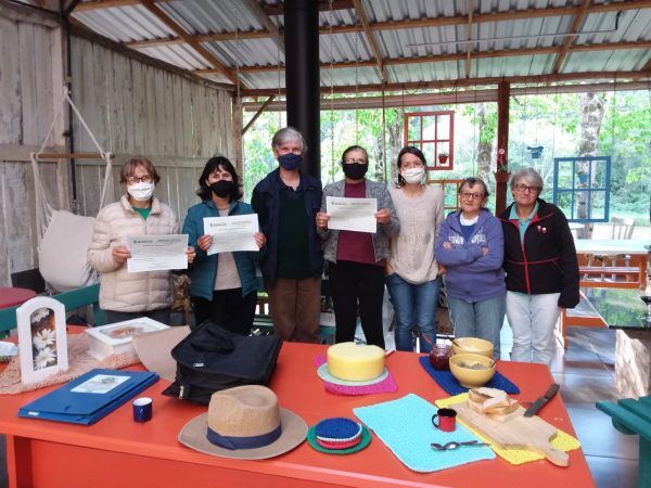 Famílias recebem certificação