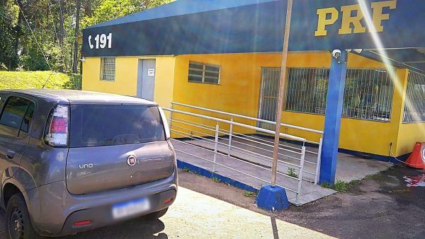 PRF de Lajeado recupera veículo de locadora