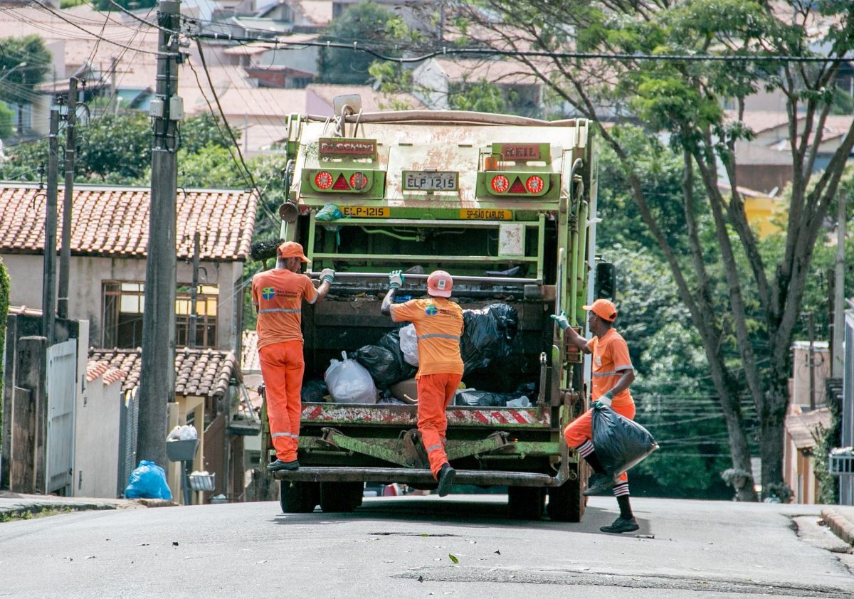 Novo contrato de coleta de lixo gera economia de R$ 25 mil mensais