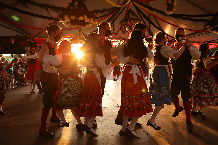 Alegria, comida típica e danças: os destaques do Minifestival do Chucrute