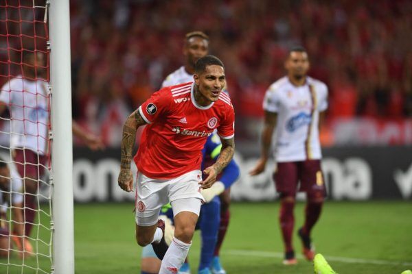 Inter rescinde contrato com Paolo Guerrero