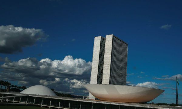 Câmara dos Deputados aprova MP que cria Auxílio Brasil