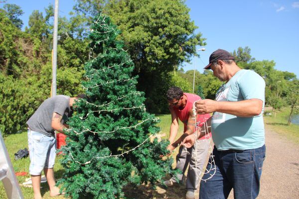 Aldeia do Papai Noel começa a ser montada