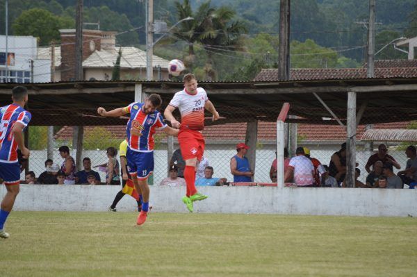 Tarde de clássicos no Vale