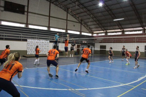 Ginásio Pá-Rural sedia abertura do municipal de voleibol