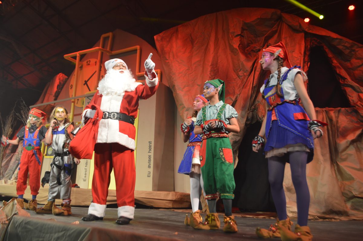Espetáculo traz magia do Natal para 3,5 mil pessoas