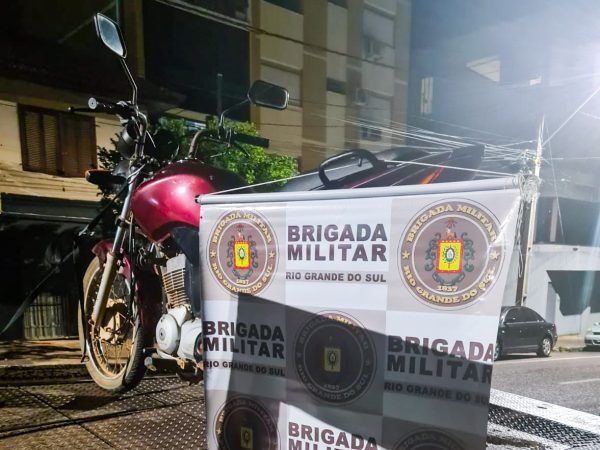 Brigada Militar prende indivíduos que tentavam realizar roubo a pedestre no Centro de Lajeado