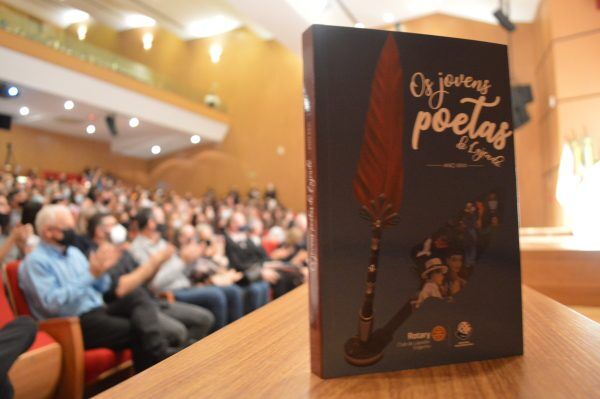 Publicação revela talentos e desperta apreço pela literatura