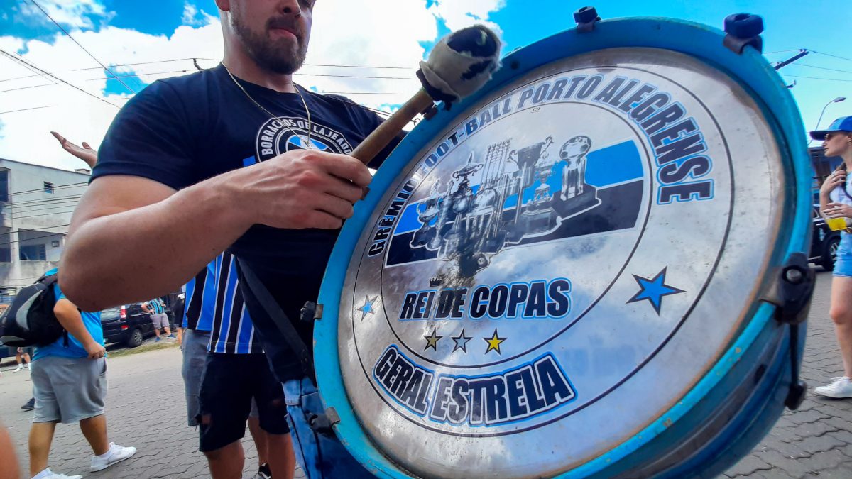 Na boa e na ruim: a marcha dos torcedores do Grêmio até a Arena