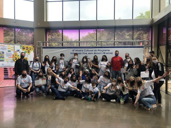 Cinco escolas se apresentam no primeiro dia da mostra cultural