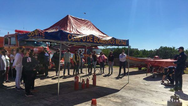 Corpo de Bombeiros Militar de Estrela realiza treinamento com escolas estaduais da região