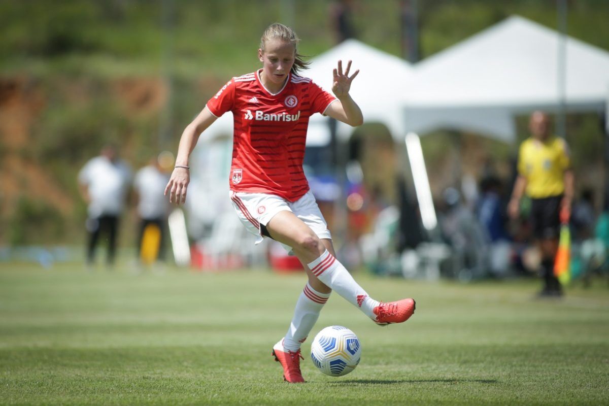 Clara Rückert é campeã brasileira com o Inter