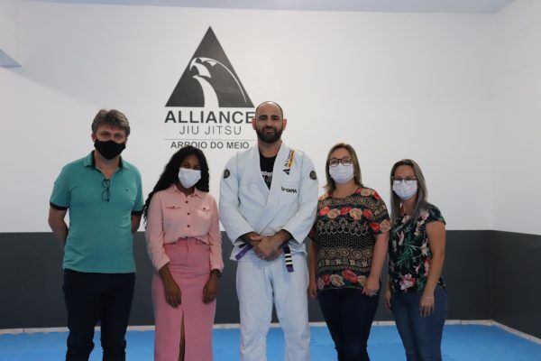 Município oferece aulas de Jiu Jitsu para crianças com autismo e Síndrome de Down