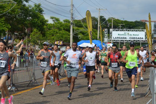 Centenas de competidores ganham as ruas de Lajeado