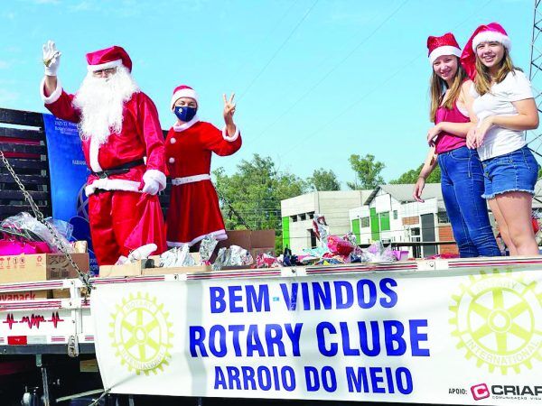 Ações solidárias levam alegria  e presentes a crianças e adultos