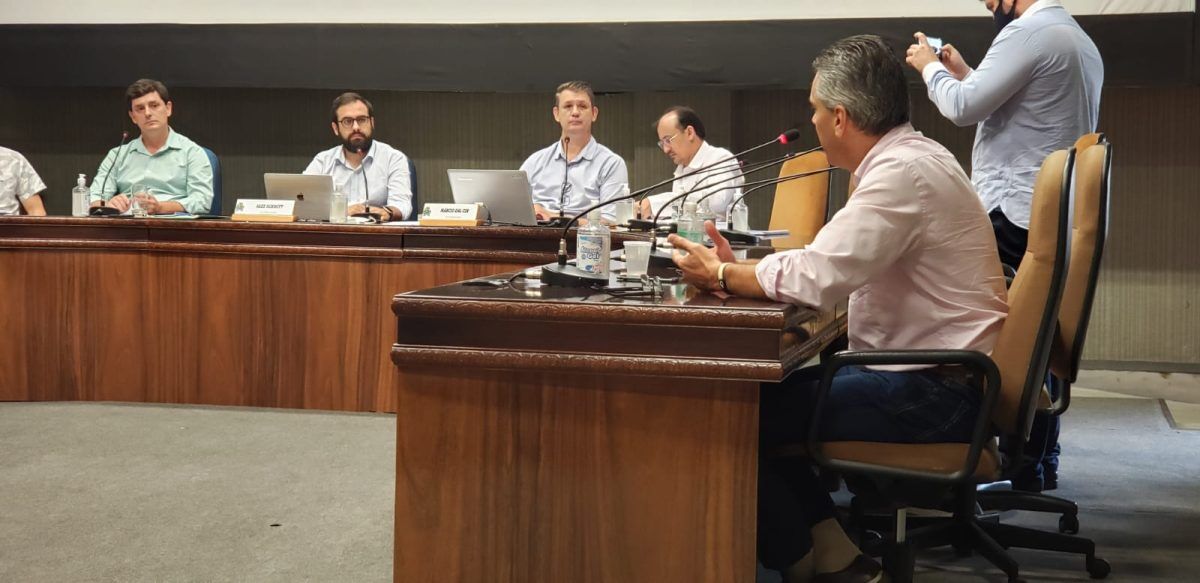 Reunião discute contrato do município com a Corsan