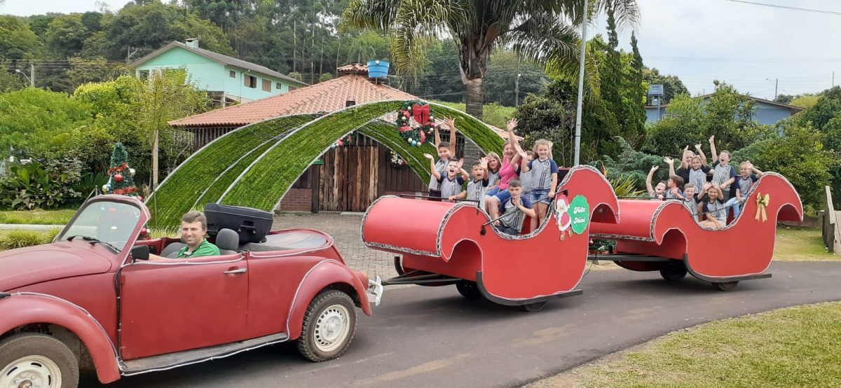 Mais de 900 pessoas passeiam com Trenó do Papai Noel