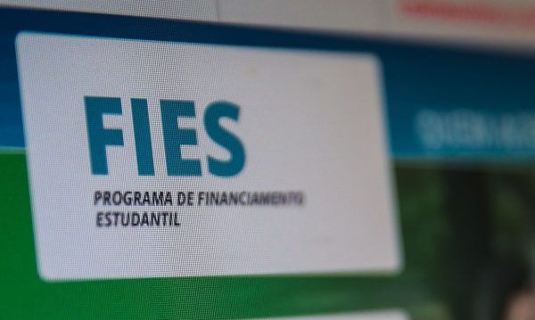 MEC publica edital para adesão das instituições ao Fies de 2022