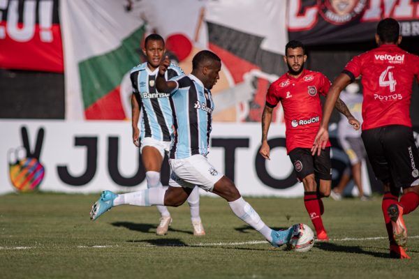 Grêmio empata com o Brasil de Pelotas