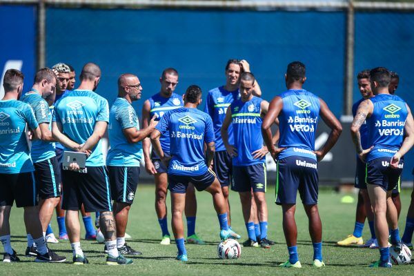 À espera de Roger, Grêmio encara o União Frederiquense