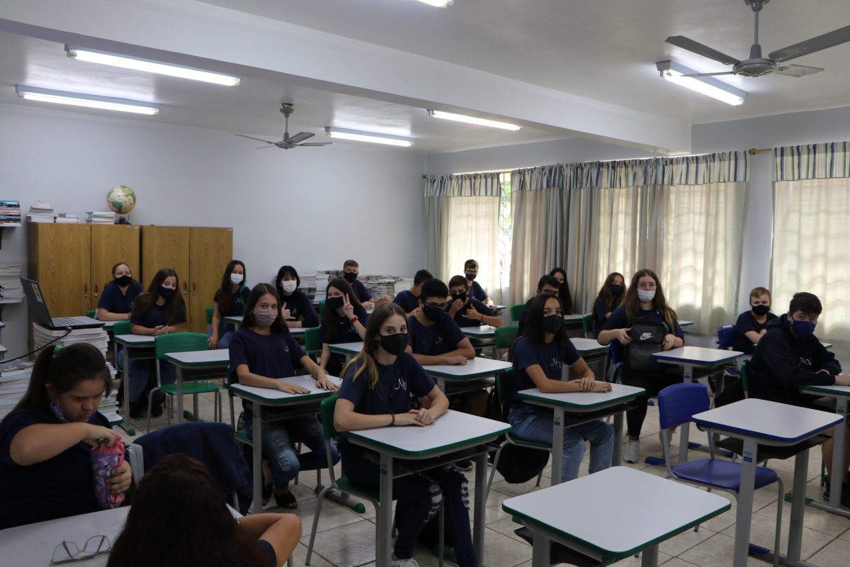 Escolas de ensino fundamental retomam ano letivo em Lajeado