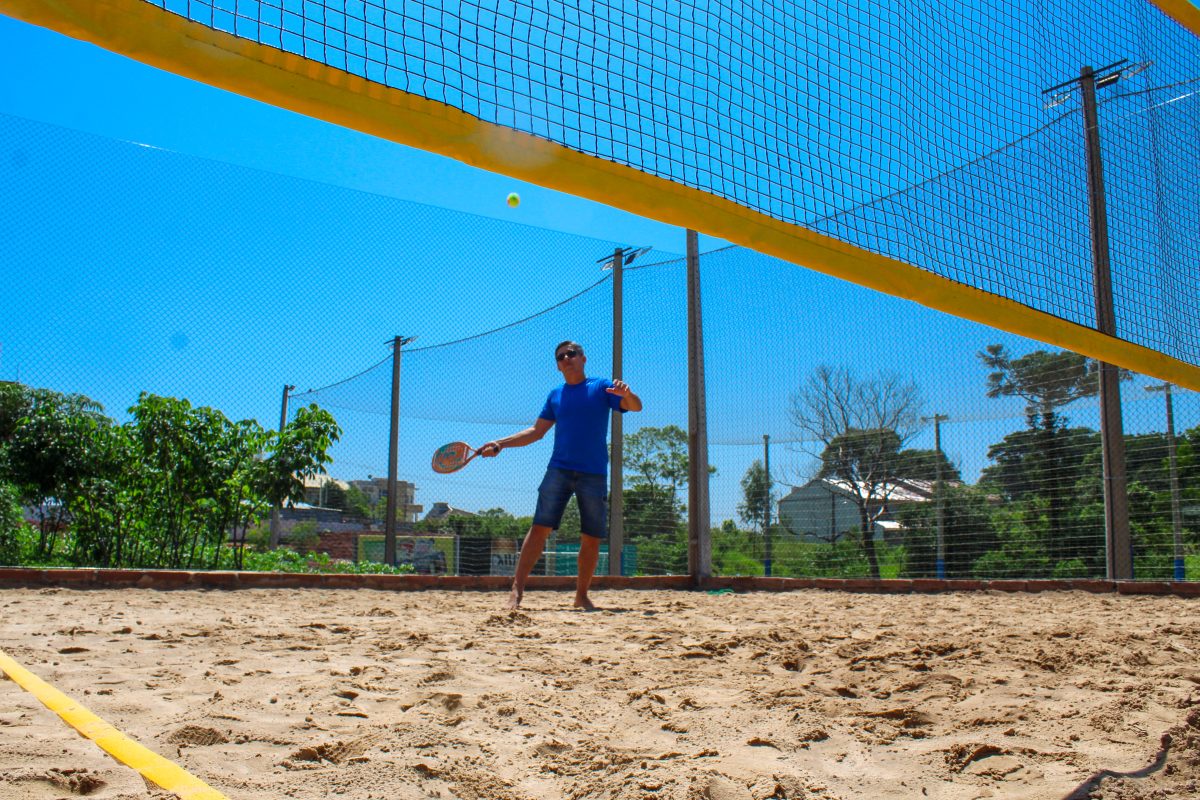 Esporte para todos: Da areia ao sintético