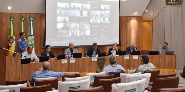 Amvat debate estiagem com Defesa Civil e Famurs