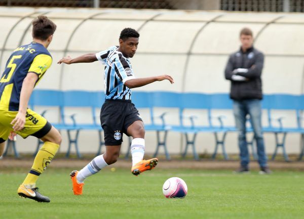 Após derrota, direção do Grêmio promete novos reforços