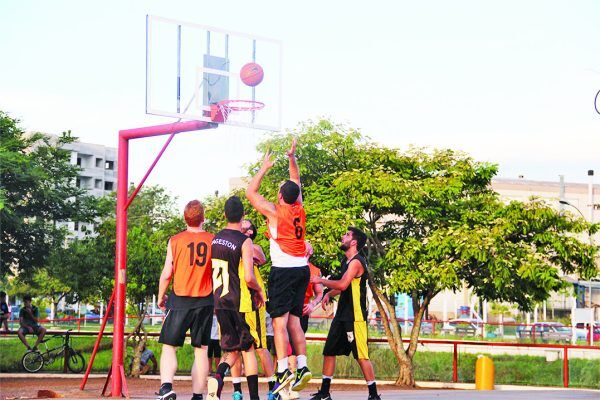 Skate, basquete e vôlei são as atrações