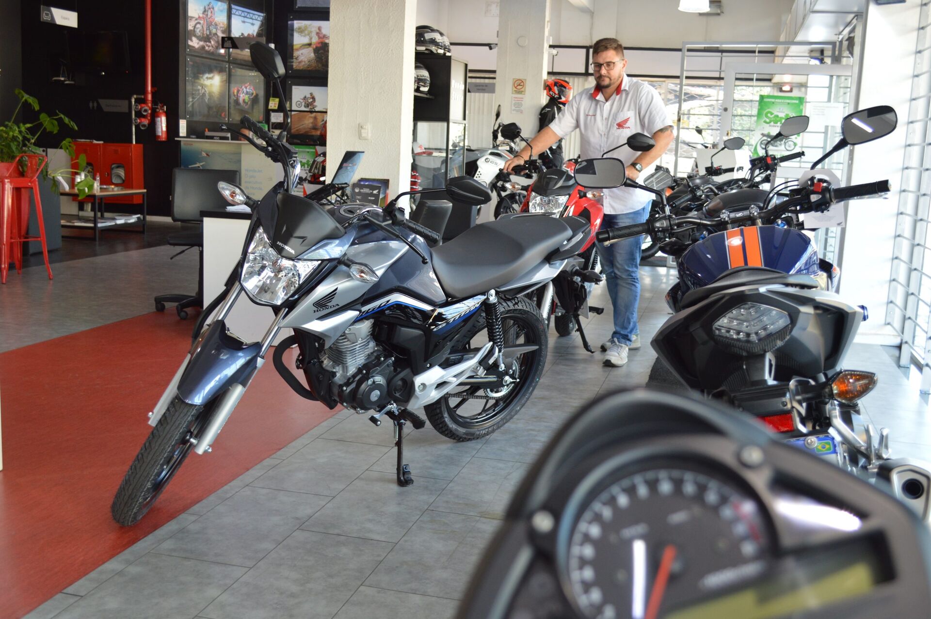 Moto clube baixa cilindrada