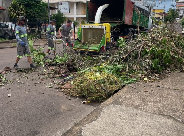 Estrela promove mutirão de limpeza em dois bairros neste sábado