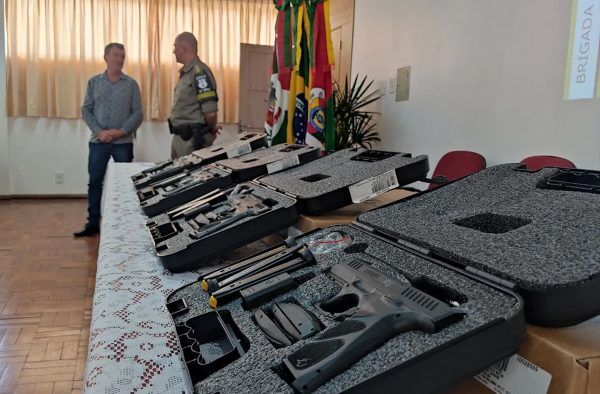 Brigada Militar de Doutor Ricardo recebe armamento
